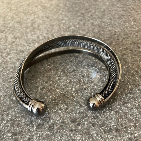 Lia Sophia hematite bracelet - Picture 3 of 4